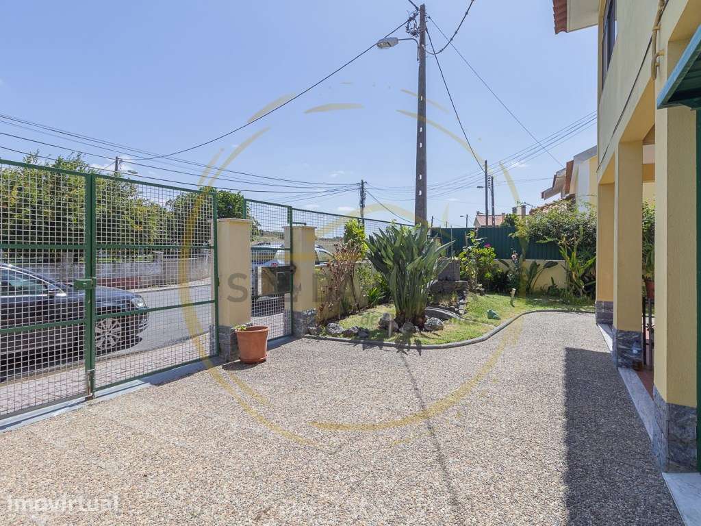 Moradia isolada T4 + T3 com garagem - Porto Salvo, Oeiras - 519.000€ - Grande imagem: 3/47