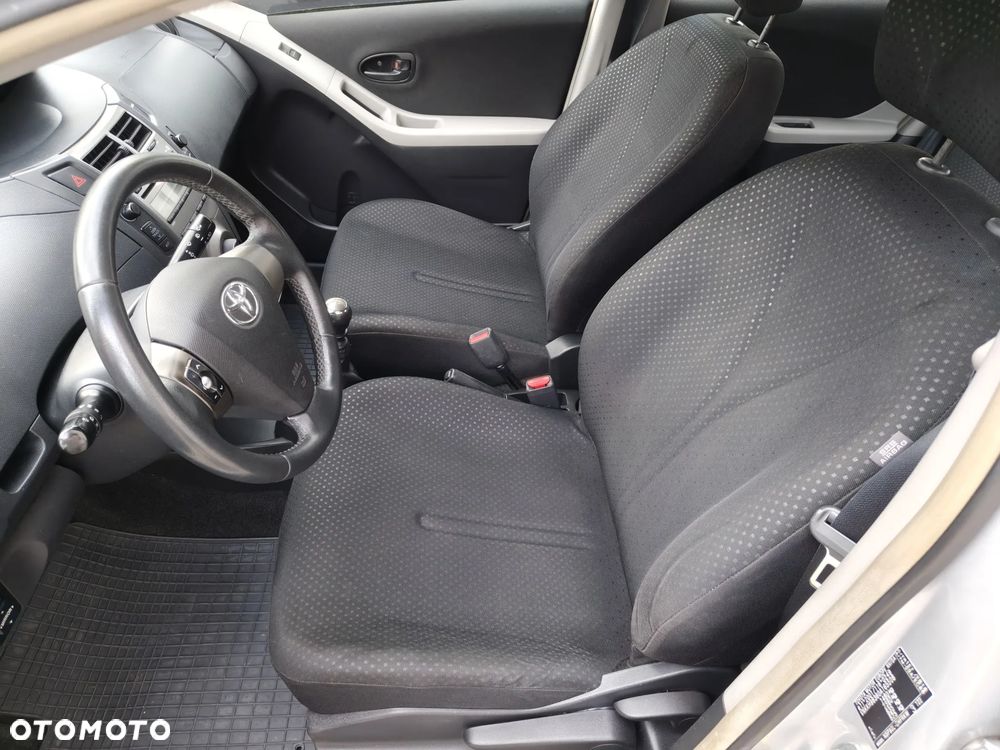 Toyota Yaris 1.33 VVT-i Edition - 4