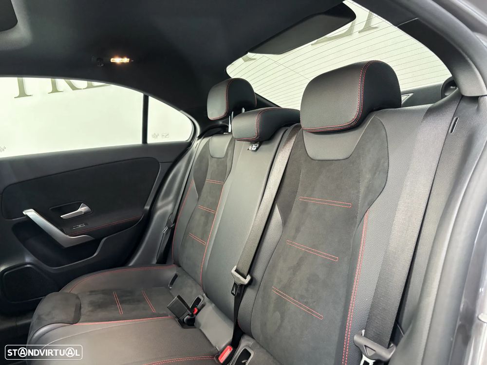 Mercedes-Benz A 250 Limousine - 12