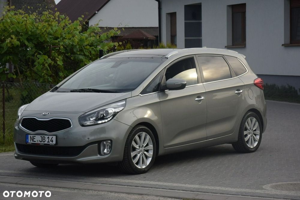 Kia Carens - 4