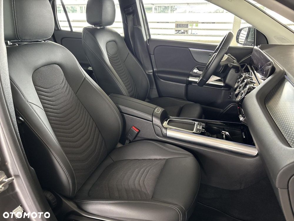 Mercedes-Benz GLA - 18