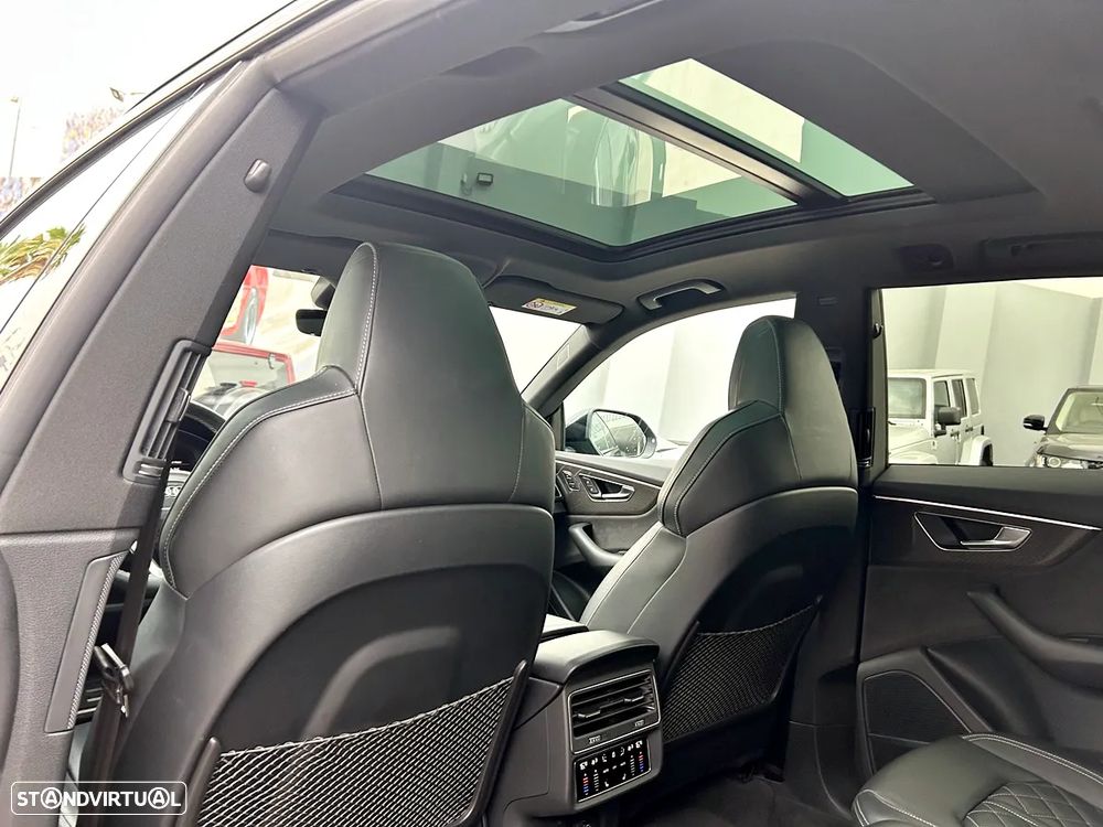 Audi SQ8 S TFSI quattro tiptronic - 33