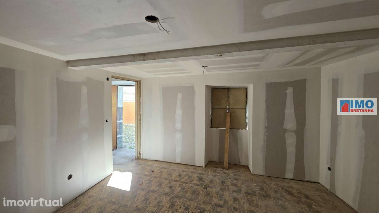 Moradia V2 p/ Renovar - Escalos de Cima - Grande imagem: 5/16