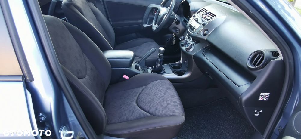 Toyota RAV4 2.0 VVT-i Sol 4x2 - 18