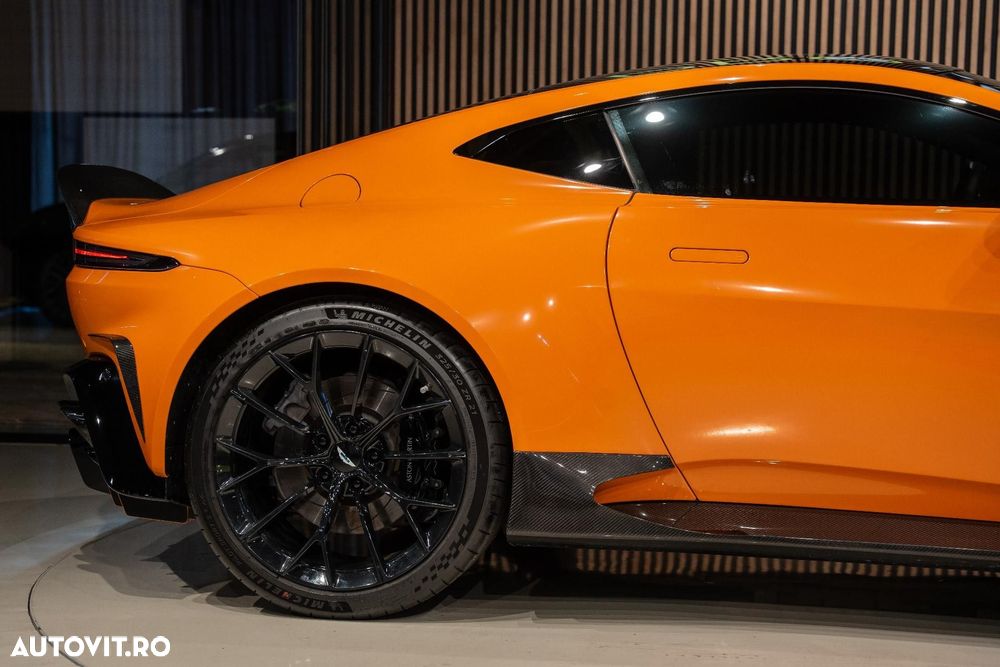 Aston Martin V8 Vantage - 14