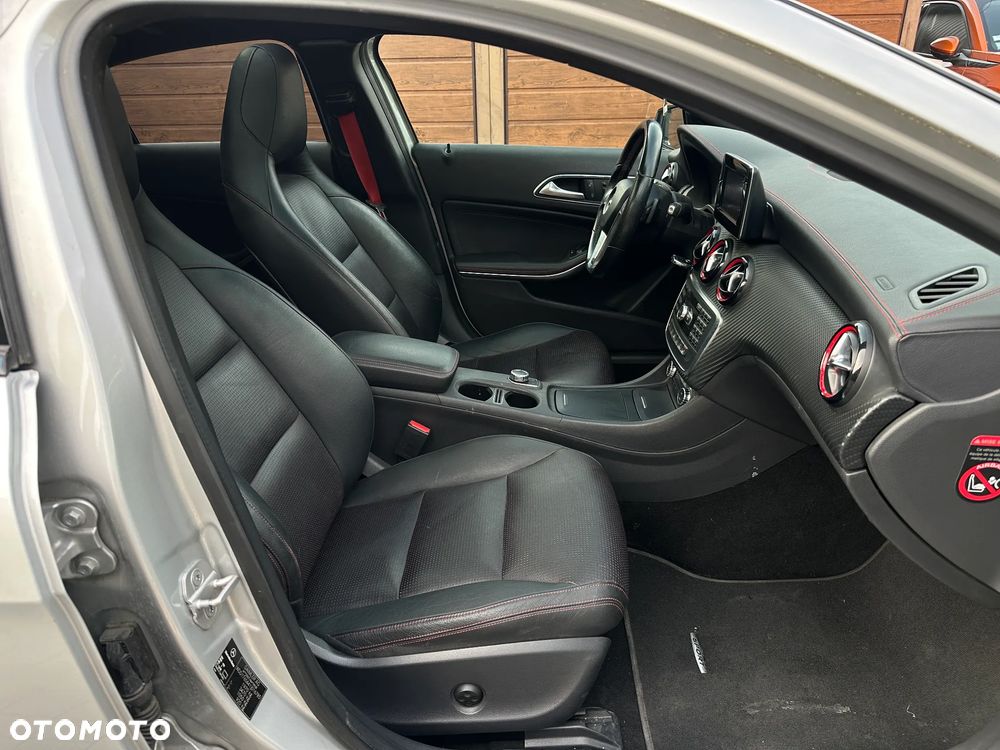 Mercedes-Benz Klasa A 250 (BlueEFFICIENCY) 7G-DCT AMG Sport - 4