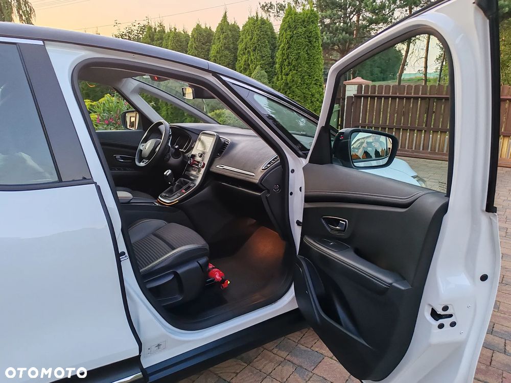 Renault Scenic - 24