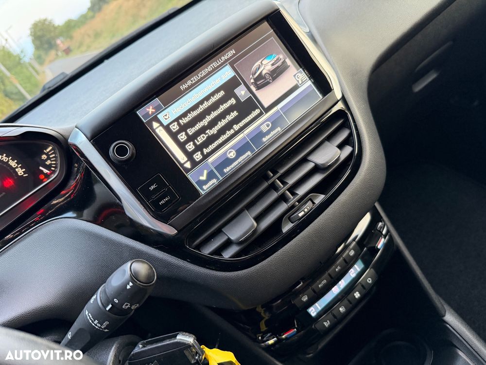 Peugeot 208 82 VTI Style - 14