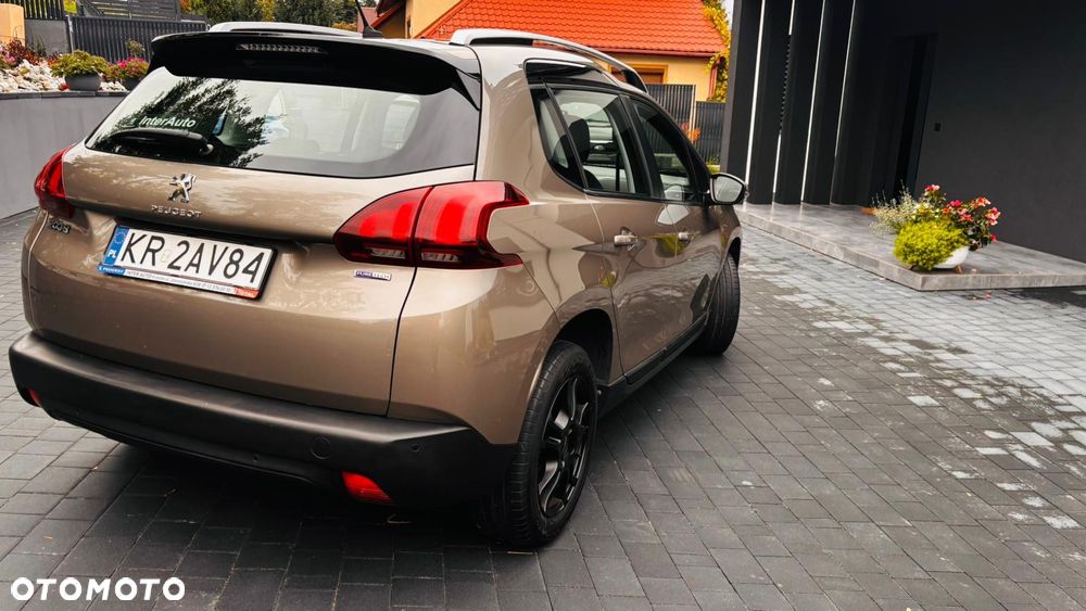 Peugeot 2008 1.2 Pure Tech Allure S&S - 8