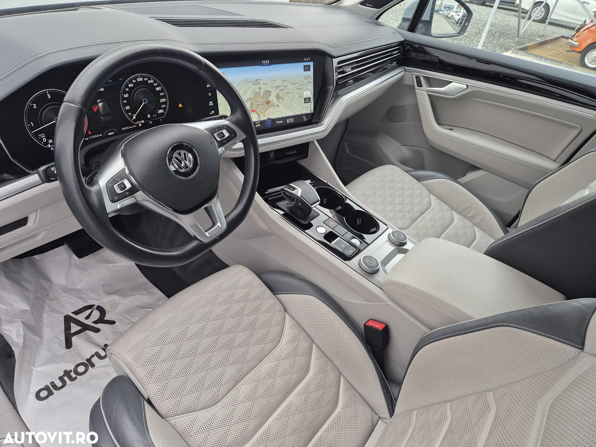 Volkswagen Touareg - 9