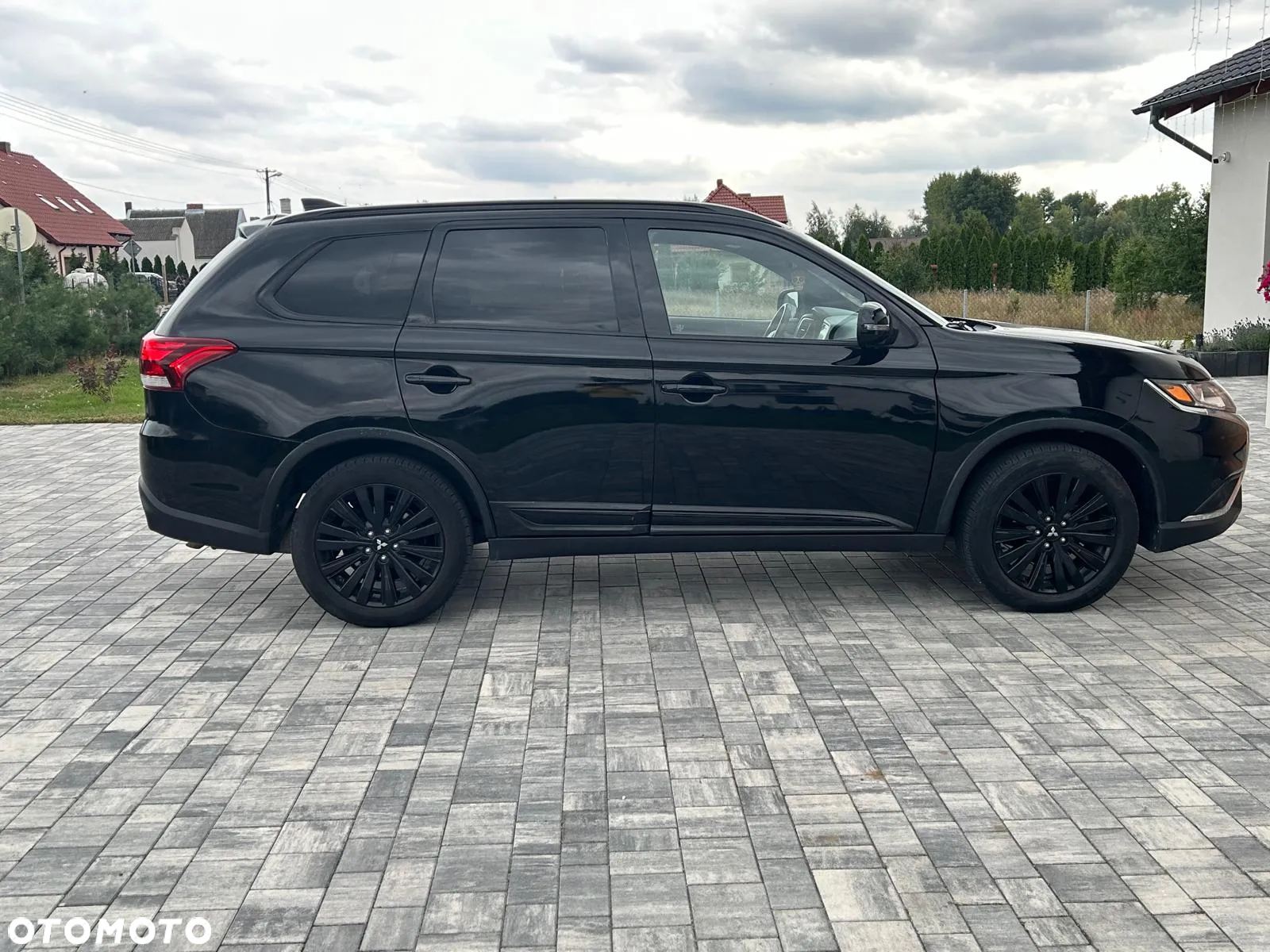 Mitsubishi Outlander - 3