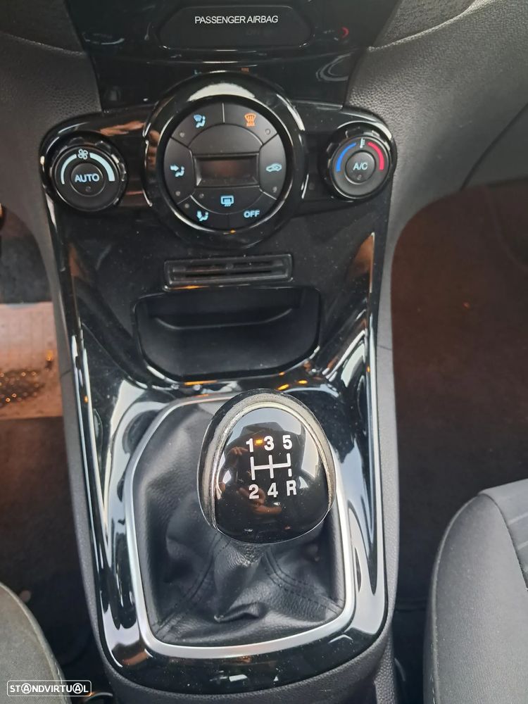 Ford Fiesta 1.5 TDCi Titanium - 17