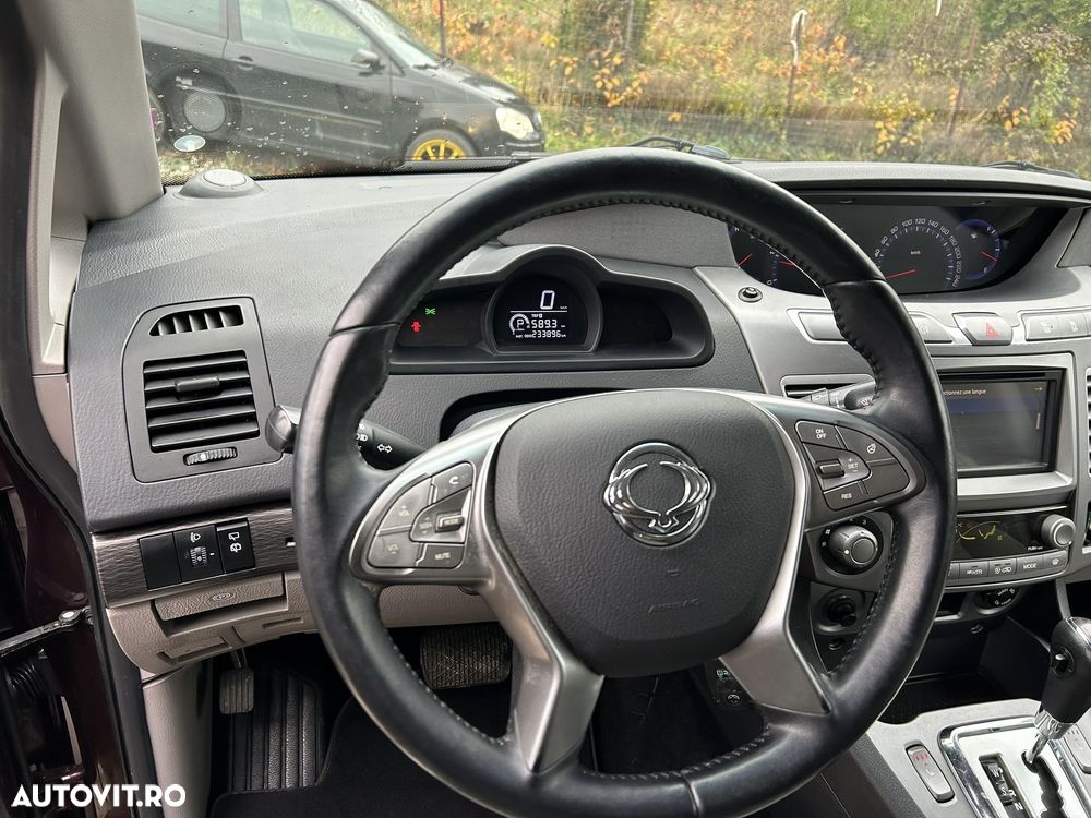 SsangYong Rodius - 8
