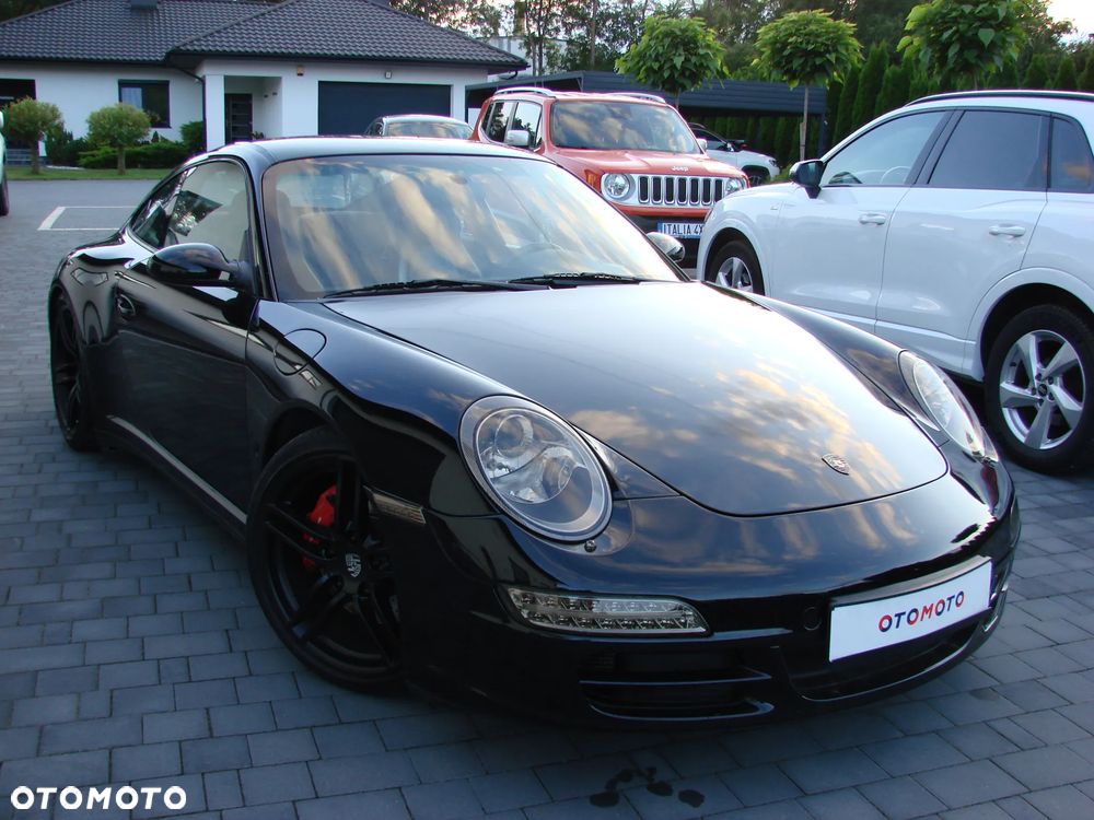 Porsche 911 Carrera 4 S - 1