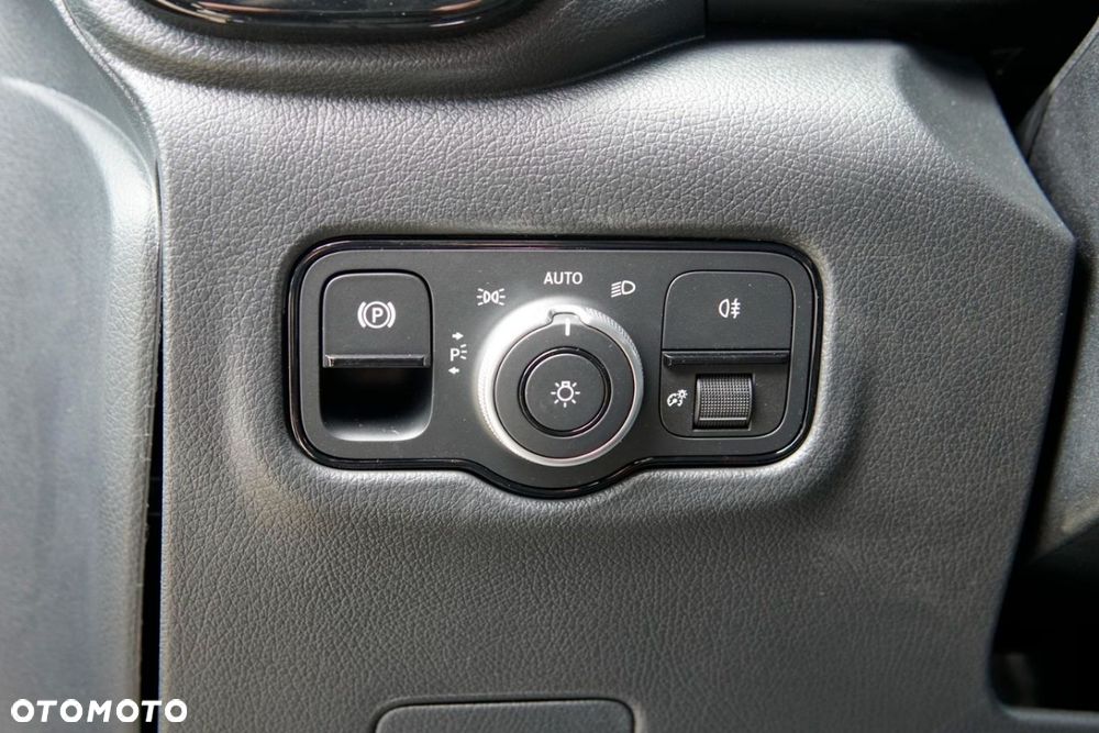 Mercedes-Benz VITO - 22