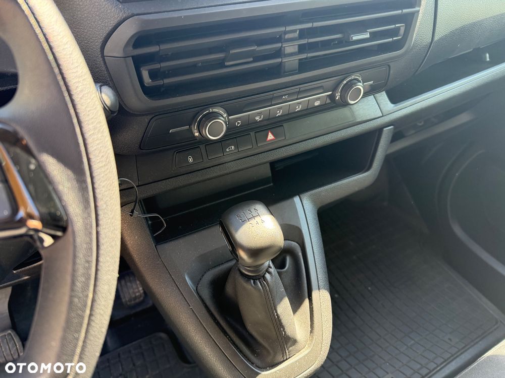 Opel Vivaro - 19