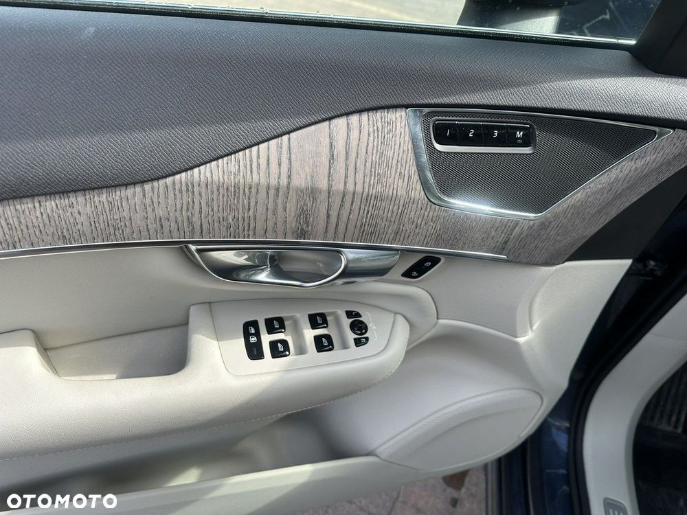 Volvo XC 90 - 29
