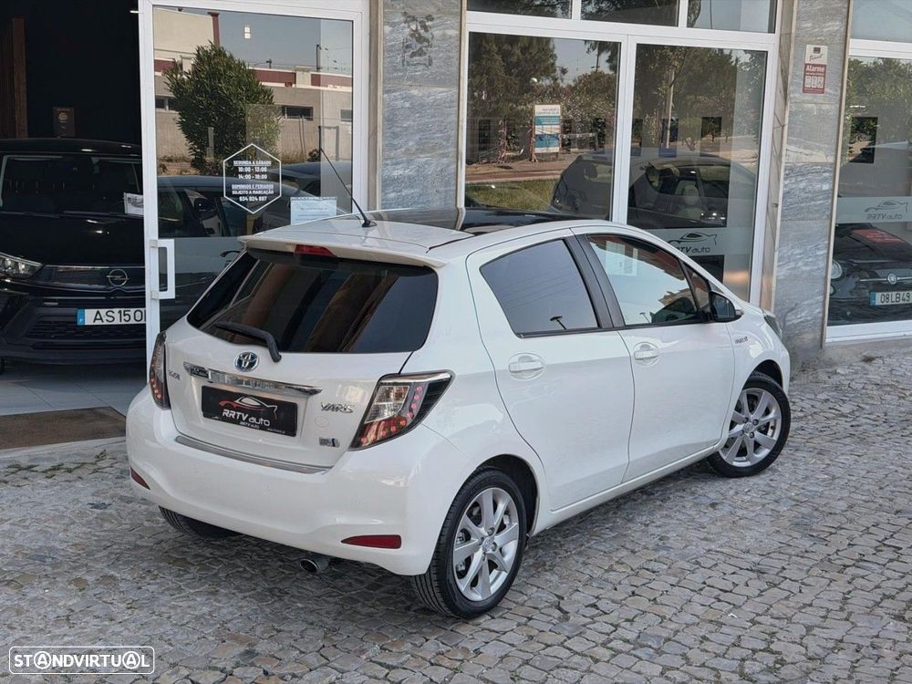 Toyota Yaris 1.5 HSD Comfort +P.Style+Navi - 5