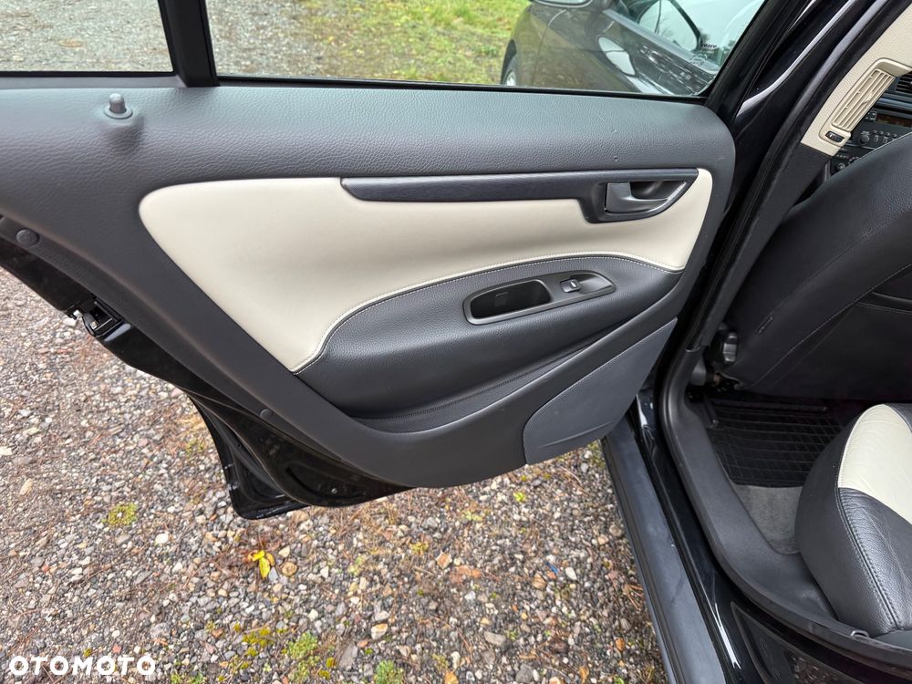 Volvo S60 2.4D Kinetic - 27