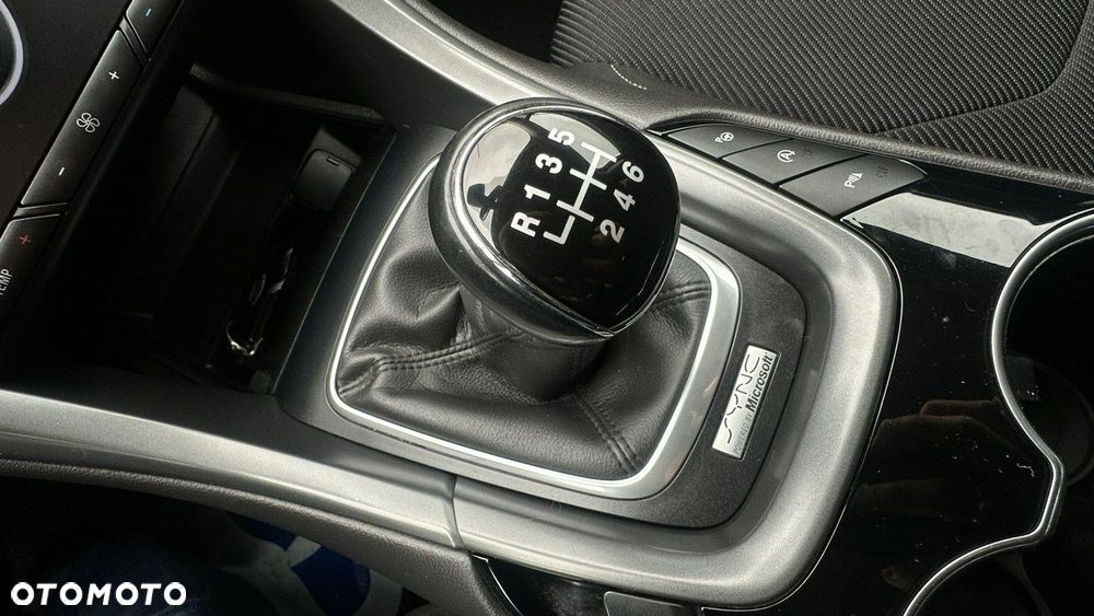 Ford Mondeo - 27