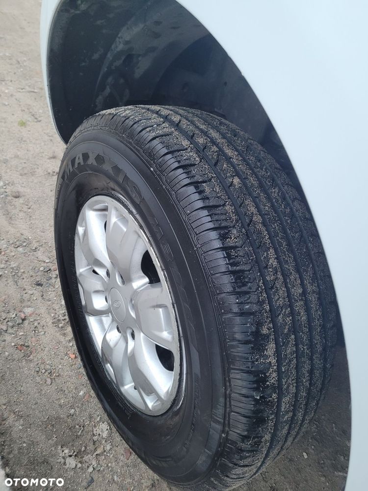 Ford Ranger XLT - 27