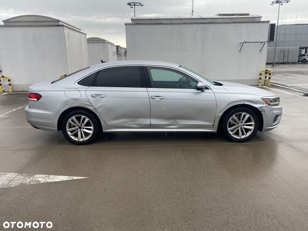 Volkswagen Passat - 4