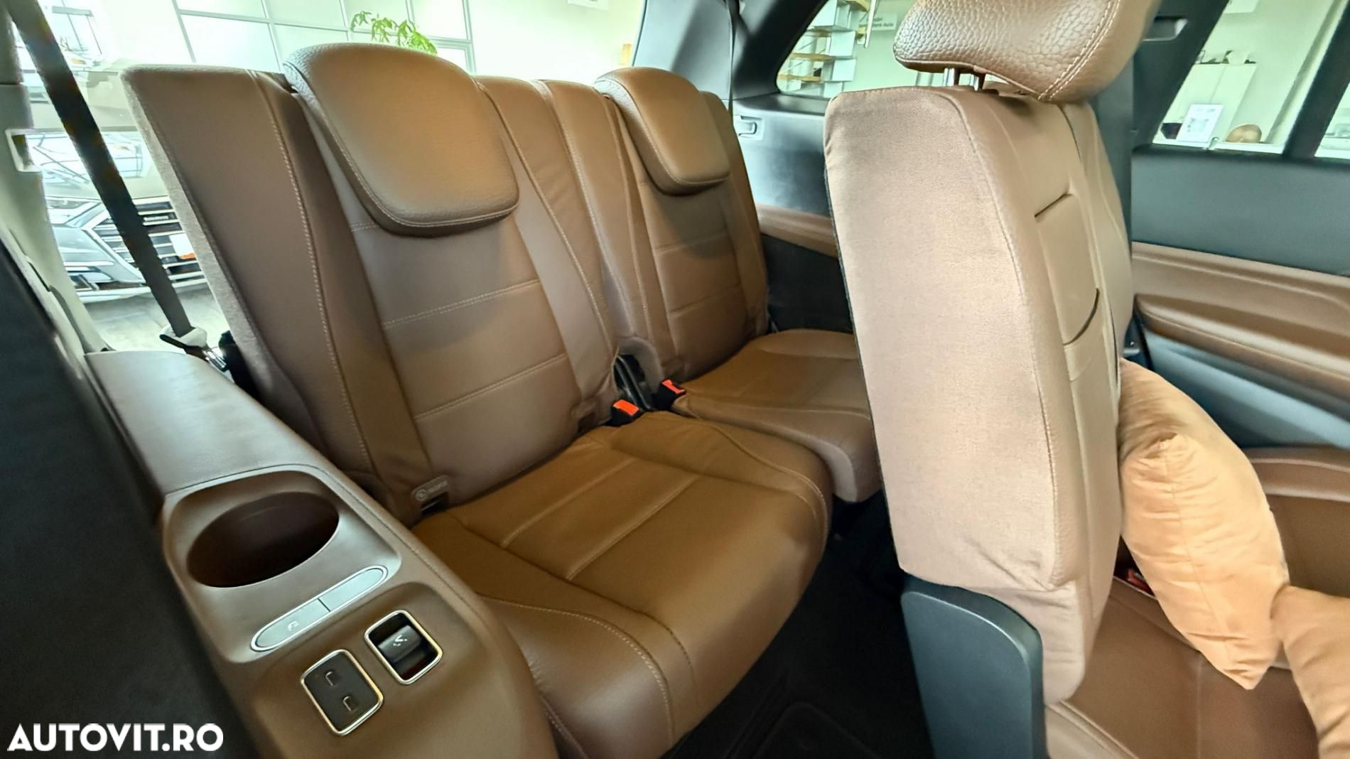 Mercedes-Benz GLS - 27