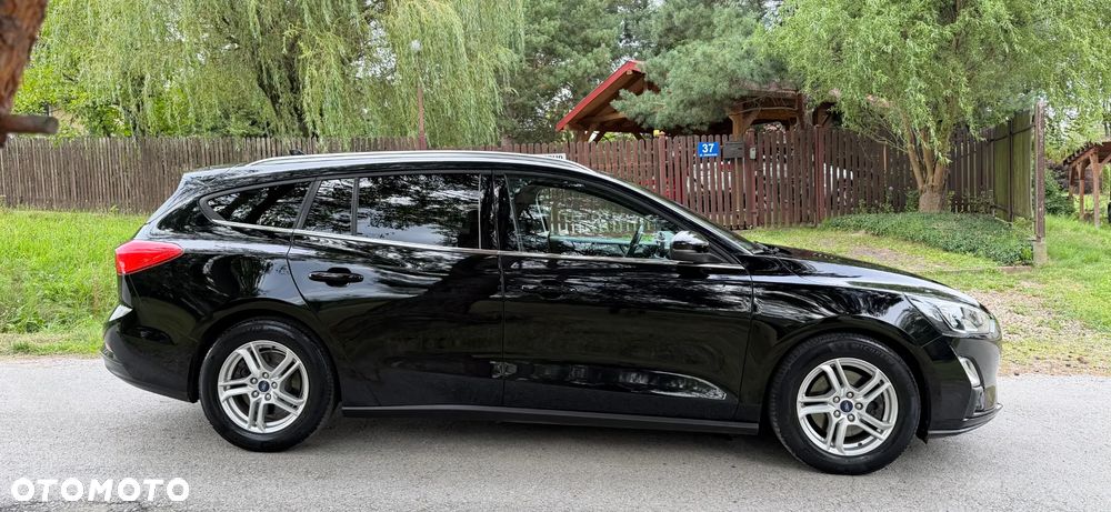Ford Focus 1.0 EcoBoost Gold X (Trend) - 6