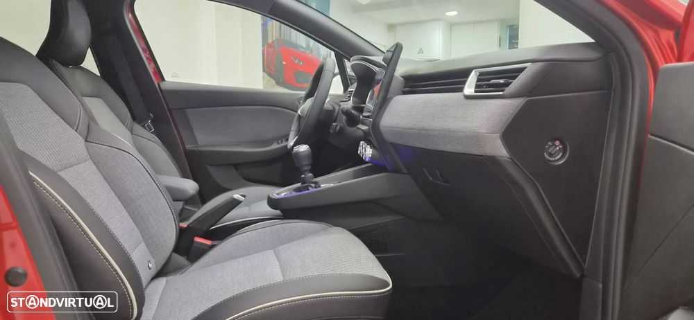 Renault Clio 1.0 TCe Techno - 36