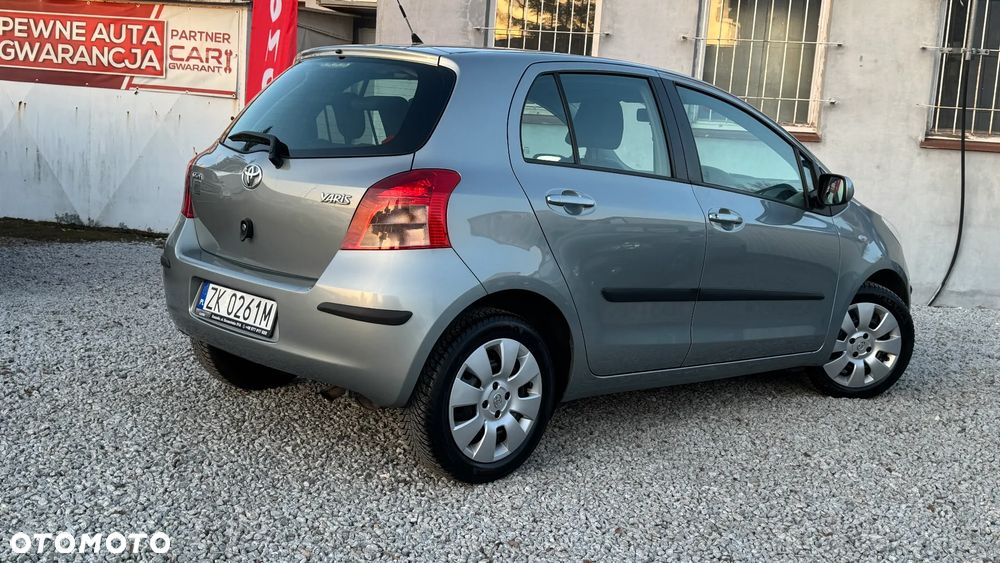 Toyota Yaris 1.3 Sol - 2