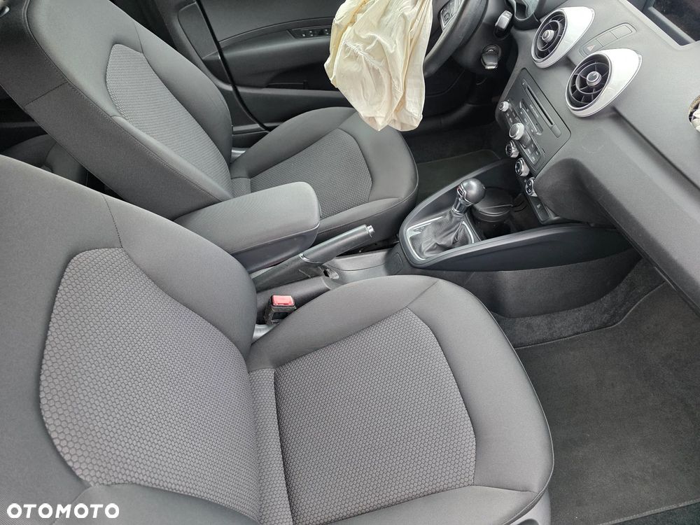 Audi A1 Sportback 1.6 TDI S tronic S line edition - 15