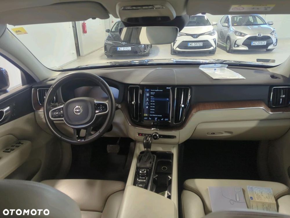 Volvo XC 60 D4 Momentum - 5