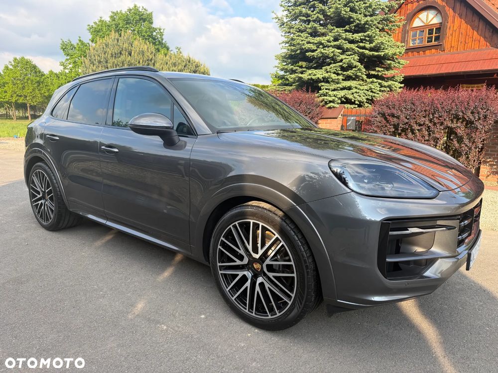 Porsche Cayenne - 1