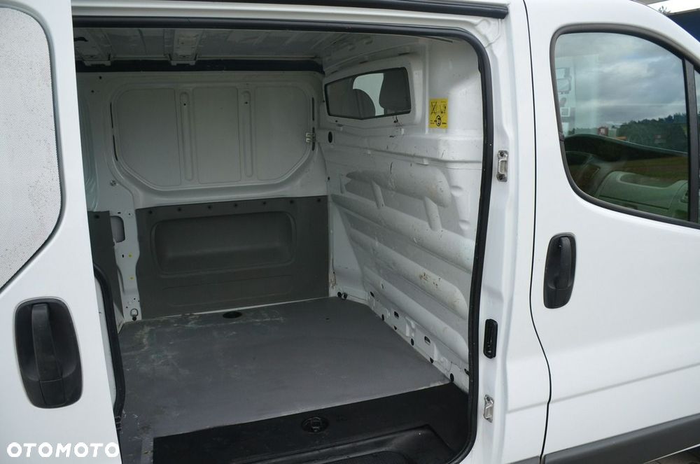 Renault Trafic - 12