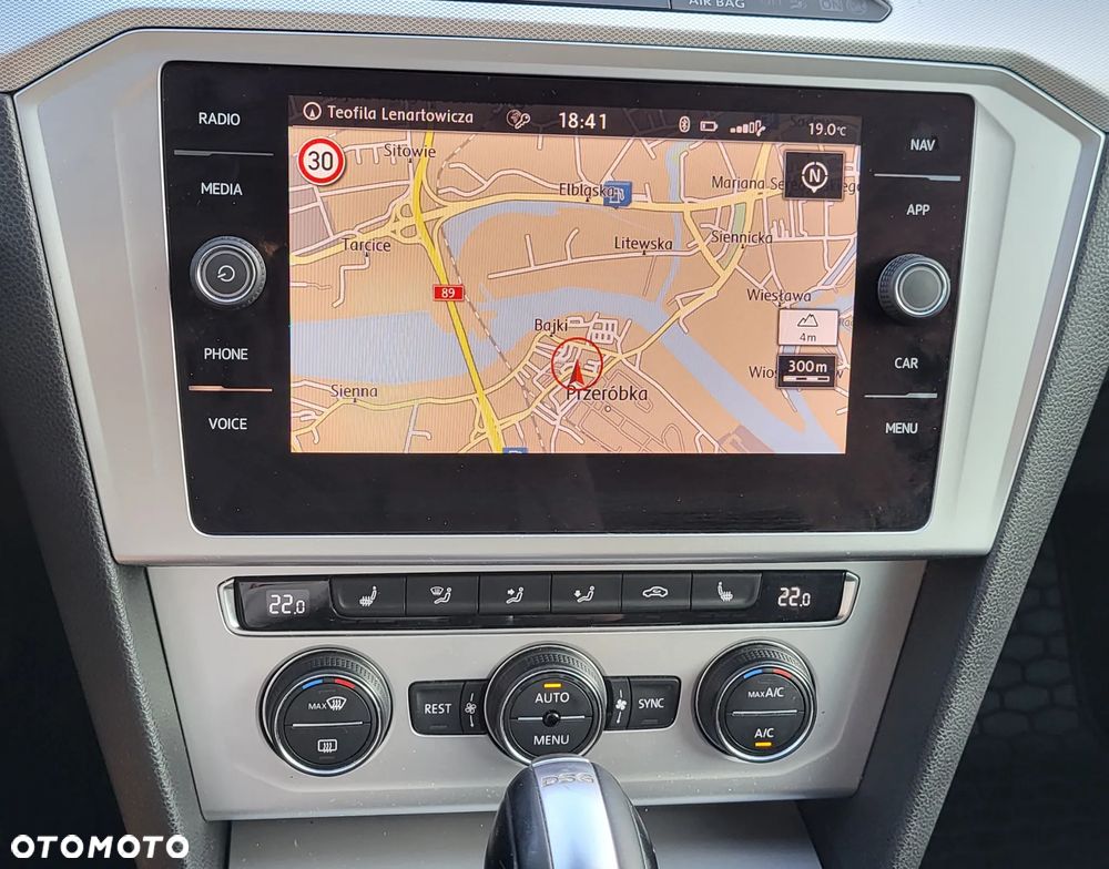 Volkswagen Passat 2.0 TDI (BlueMotion Technology) DSG Comfortline - 15