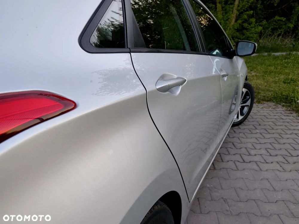 Hyundai i30 blue 1.4 YES Silver - 29