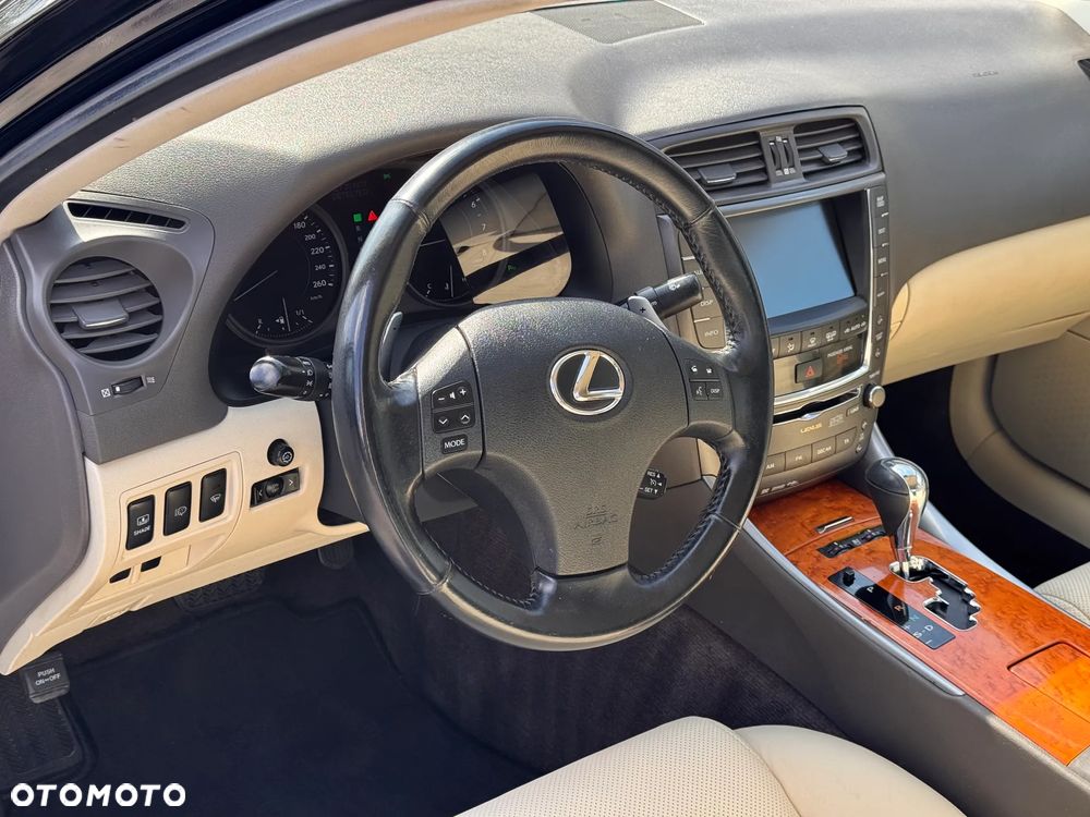 Lexus IS 250 Luxury Line - 38