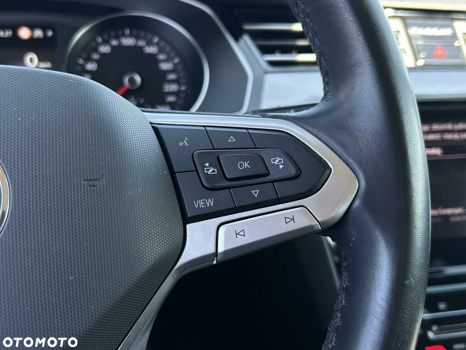 Volkswagen Passat 2.0 TSI Business DSG - 20