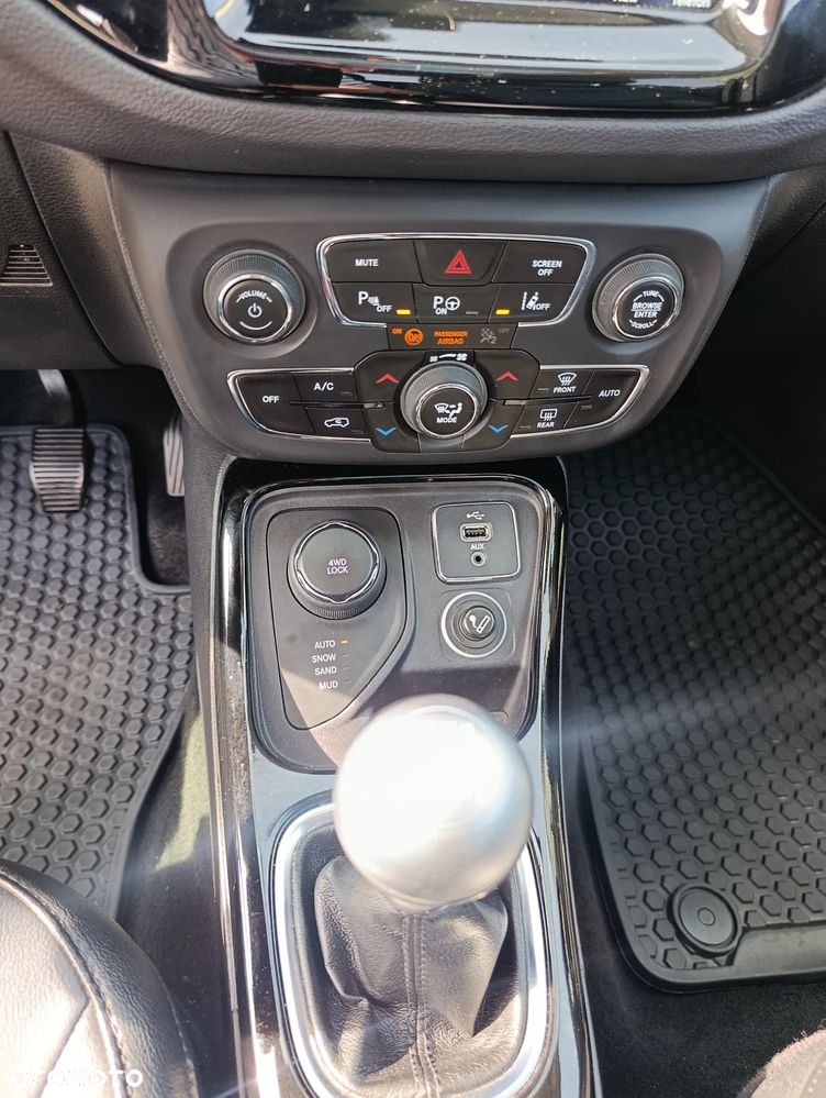 Jeep Compass 2.0 MJD Limited 4WD S&S - 12