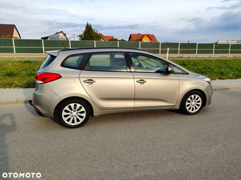 Kia Carens 1.7 CRDi M - 33