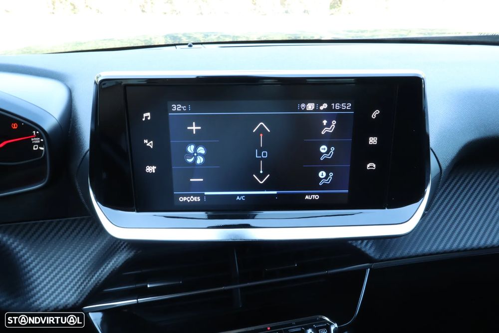 Peugeot 2008 1.2 PureTech Allure Pack - 22