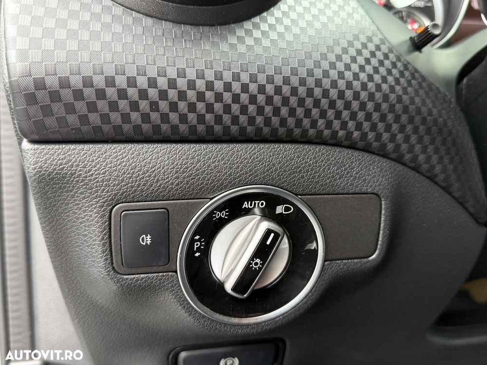 Mercedes-Benz A 200 d 7G-DCT - 13