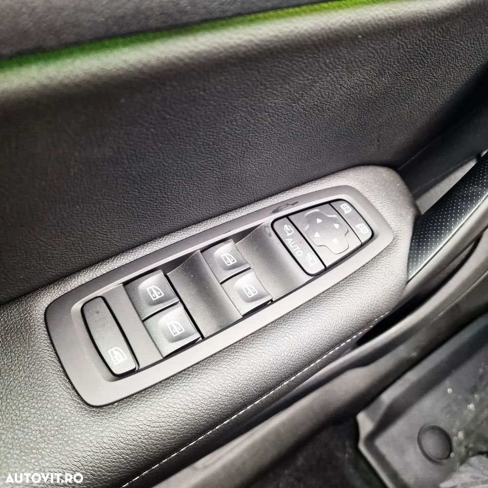 Renault Megane TCe 140 GPF Intens - 20