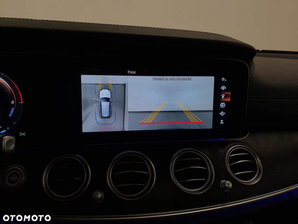 Mercedes-Benz Klasa E 300 de 4Matic 9G-TRONIC AMG Line - 26