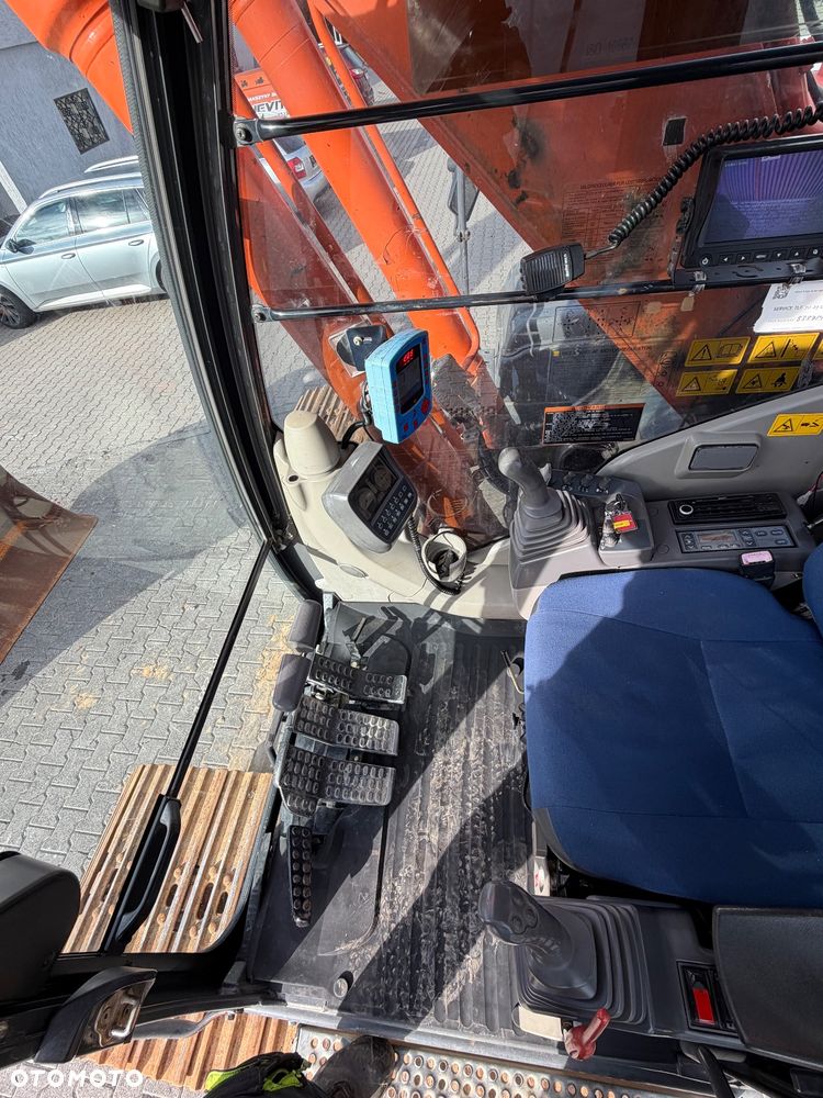 Hitachi ZX250LC-3 - 21