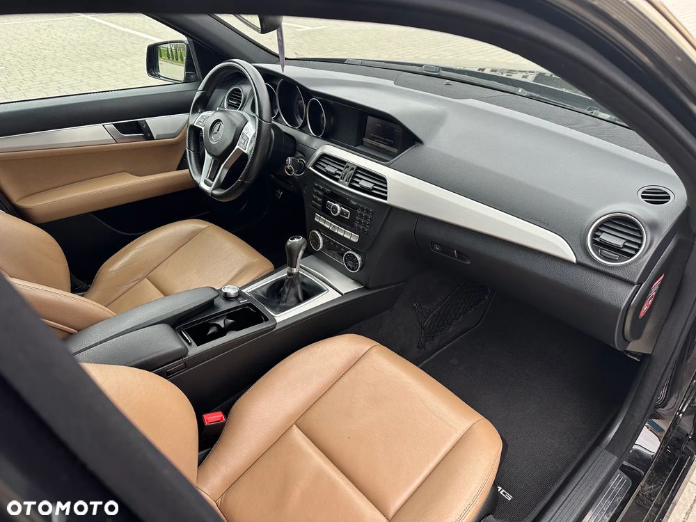 Mercedes-Benz Klasa C 200 CDI Avantgarde Edition - 17