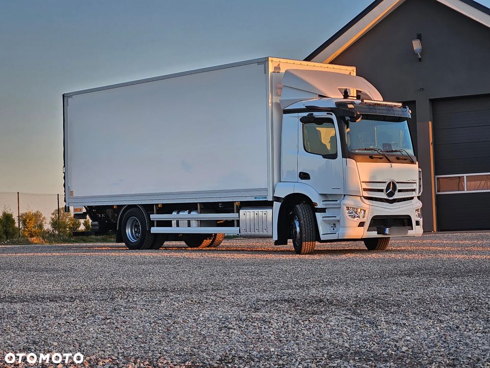 Mercedes-Benz Actros - 23