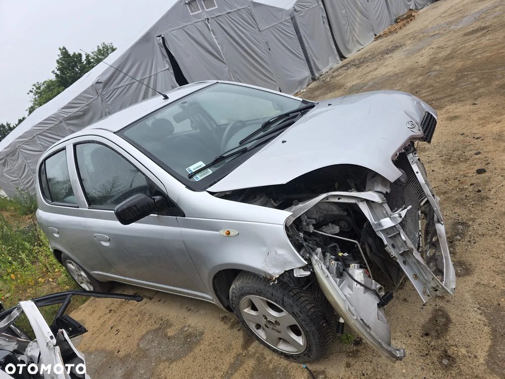 Toyota Yaris 1.0 Base - 4