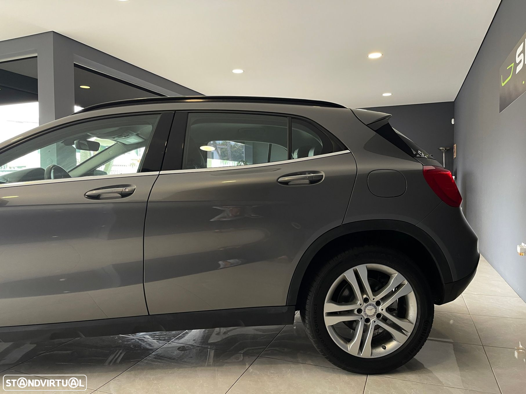 Mercedes-Benz GLA 200 d Urban - 8