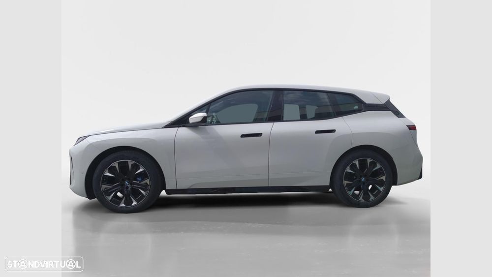 BMW iX xDrive 45 Pack Desportivo - 9